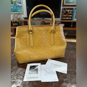 EUC! Coach cc logo handbag!